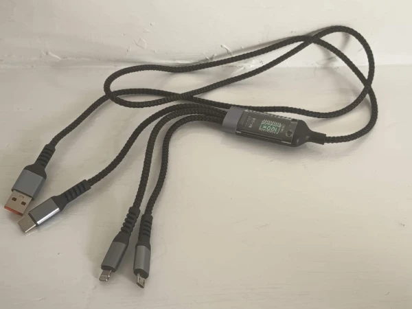 Cable de carga multifuncional's foto | CASAVIVA |  BizneCubano