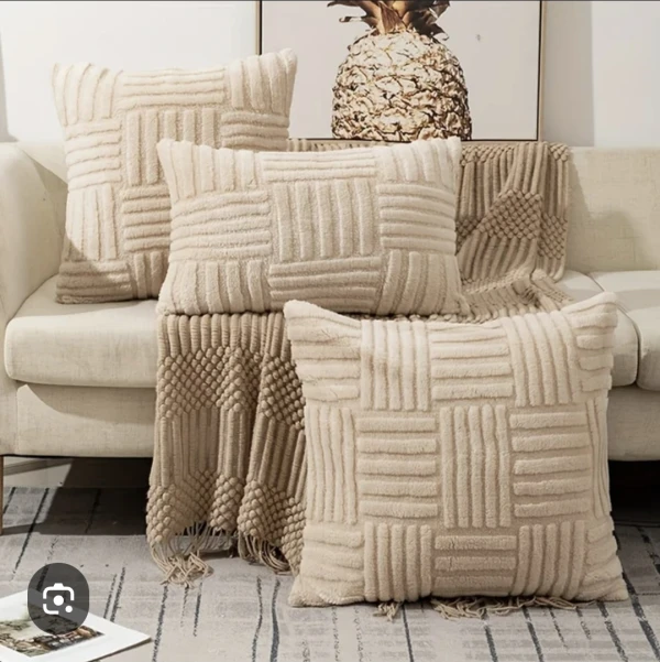 Cojin decorativo beige's foto | CASAVIVA |  BizneCubano