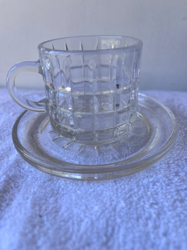 Juego de tazas con platillos's foto | CASAVIVA |  BizneCubano